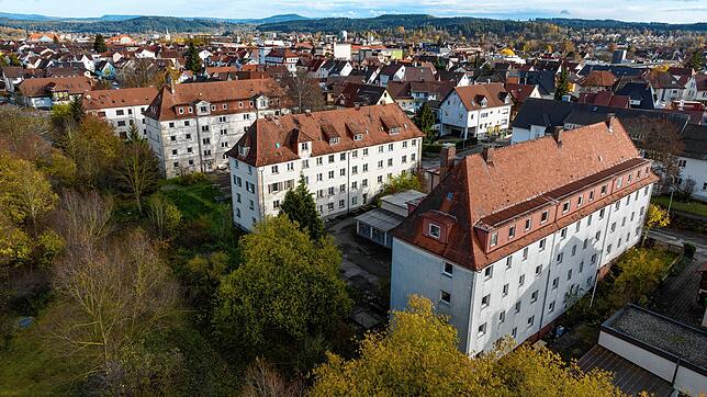 Fast 100 Jahre alt sind vier Wohnblöcke mit 73 Wohnungen an der Schwenninger Sturmbühlstraße, die die WGB jetzt abreißen lässt (hier ein ...