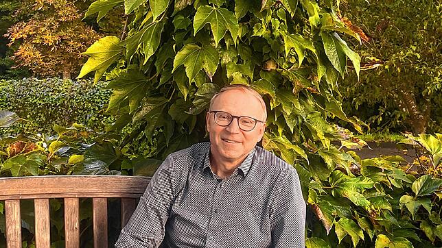 Thomas Schnurr in seinem Garten in Herdern. Bild: Marie-Christin Spitznagel