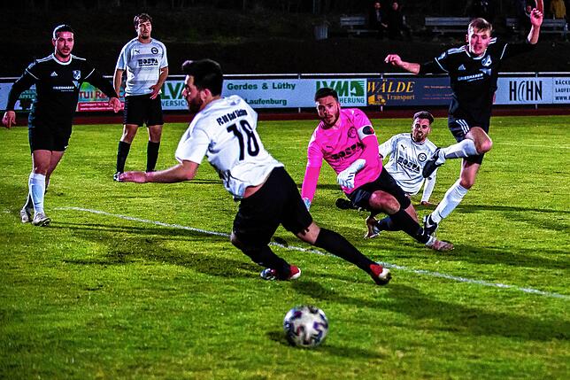 Bild 32: SV 08 Laufenburg II bremst FC 08 Bad Säckingen mit 1:1 im Verfolgerduell &ndash; und wir haben Bilder!