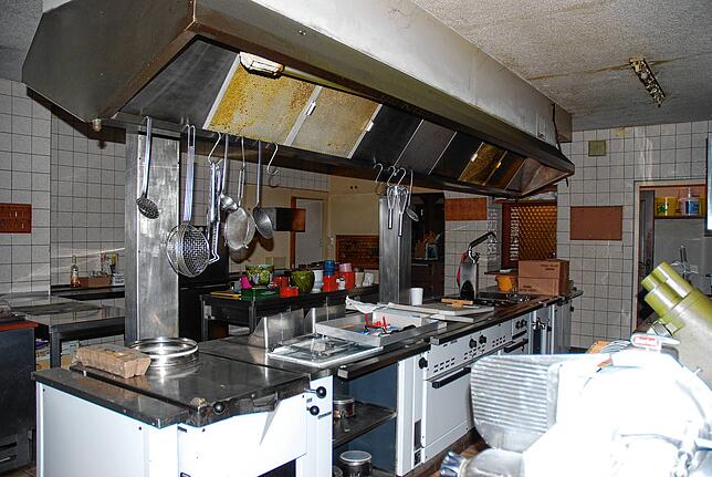 Bild 11: Vom Keller bis in den Dachboden: Im alten Gasthaus &bdquo;Linde&ldquo; werden Erinnerungen an damals wach