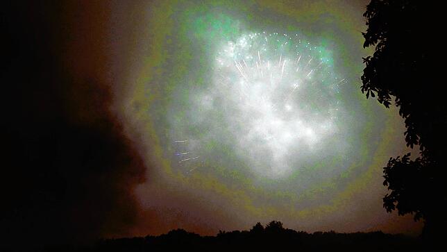 Bild 24: Waldshut: Großes Abschlussfeuerwerk auf der Chilbi 2025