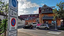 Hier haben Fahrräder Vorfahrt: Die Fahrradstraße Schlachthausstraße (im Bild) mit Verbindung Roseneggstraße und Randenbahn ist im ...