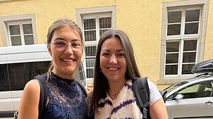 Sie fordern die katholische Kirche heraus: Vera Fath (links), Stephanie Gans und sieben andere Frauen bewerben sich am Priesterseminar ...