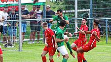 Der FC Bräunlingen (grüne Trikots) und der FC Königsfeld (rote Trikots) gehören zu Top-Kandidaten auf den Bezirksliga-Titel. Zuletzt ...