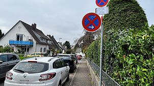 Die Jahnstraße wurde während des Elisabethenmarktes zur Umleitung umgewidmet. Wer dort trotz Verbotsschildes sein Auto abstellte, ...