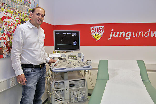 Links: Darum geht es bei der Spendenaktion in diesem Winter: Philipp Bludau, Ärztlicher Leiter und Chefarzt der Tannheimer Kardiologie, ...