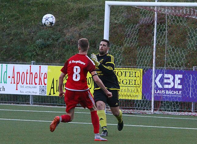 Bild 10: Bilder: FC Bergalingen zieht gegen SV Schwörstadt ins Pokal-Achtelfinale ein