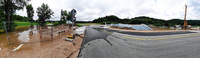 Bild 12: Bilder von der erneut überfluteten L194 bei der Brücken-Baustelle am Stockacher Freibad