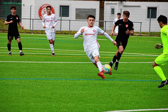 Bild 11: Spitzenreiter! Die A-Jugend des SC Pfullendorf brilliert im Topspiel. Alle Highlights im Video!