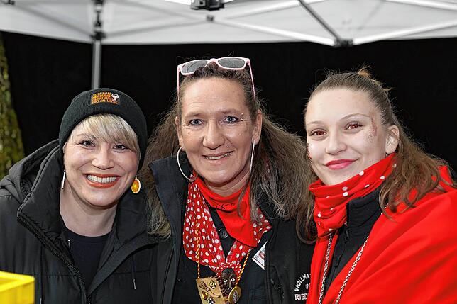 Bild 31: In Konstanz erwacht die Fasnacht 2025: Riedhexen und Schneeschreck tanzen durch den Wald