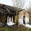 So sah es nach dem Einsatz an einer Lagerhalle in der Worblinger Riedernstraße aus: Der Löschschaum ist noch gut zu erkennen. Bei dem ...