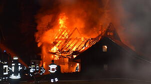 Der Großbrand in Fischbach ist bei den Brandeinsätzen der Gesamtfeuerwehr die größte Herausforderung. Foto: Albert Bantle