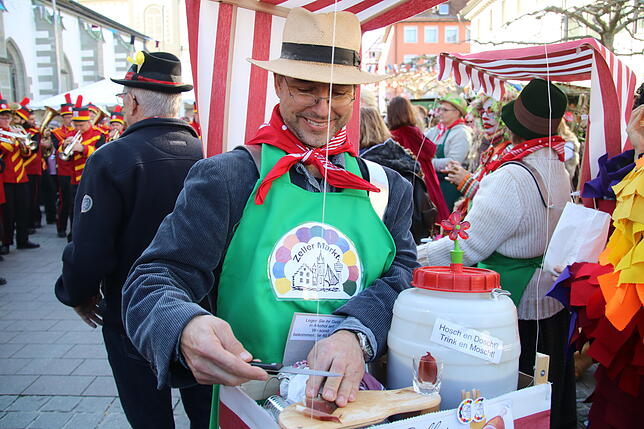 Bild 18: Die Girls von Cheerio Ratoldi geben den Groove auf dem Marktplatz vor