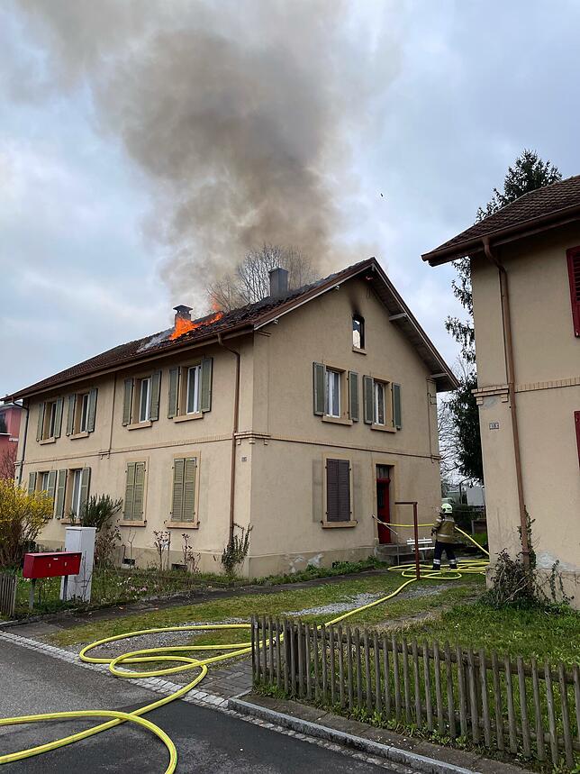 Nach dem Brand ist das Haus teils unbewohnbar.