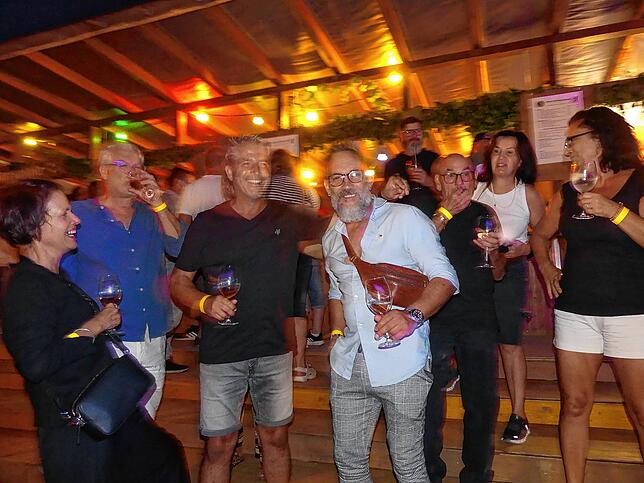 Bild 3: Die Bilder vom Bermatinger Weinfest! So schön war der Auftakt am Freitagabend
