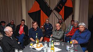 Konrad Schlude (Zweiter von links) mit den Zeitzeugen Kuno Bühler, Edgar Maier, Rita Bierwagen, geborene Altenburger, und Rolf ...