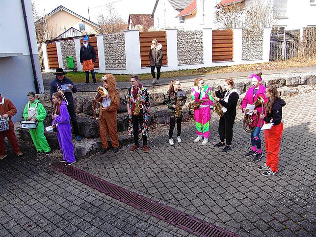 Bild 2: Bilder von der Befreiung der Weildorfer Kindergartenkinder
