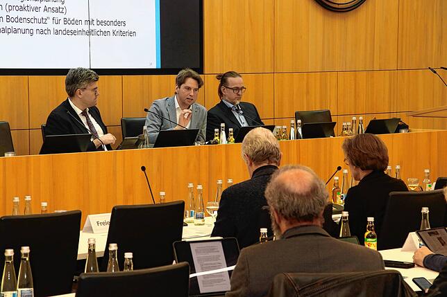 Bei der Tagung des Planungsausschusses des Regionalverbands Hochrhein-Bodensee erläuterten Landrat und Verbandsvorsitzender Martin ...