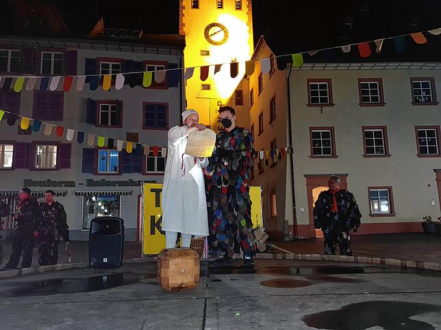 Bild 5: Endlich wieder Fasnacht: Narro-Zunft Waldshut feiert mit Umzug und Narro-Auswürfeln (mit Videos)