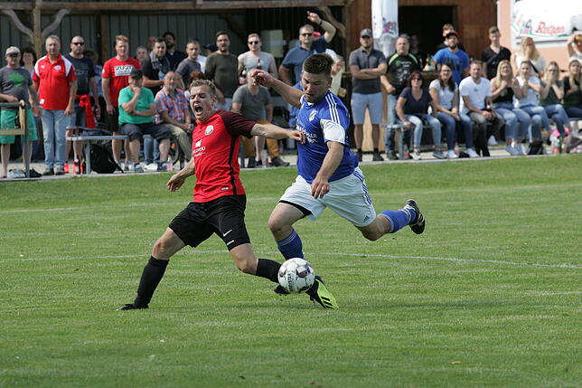 Bild 22: Dramatisches 2:1 gegen SV Berau: FC Hochrhein ist Meister &ndash; wir haben die Bilder!