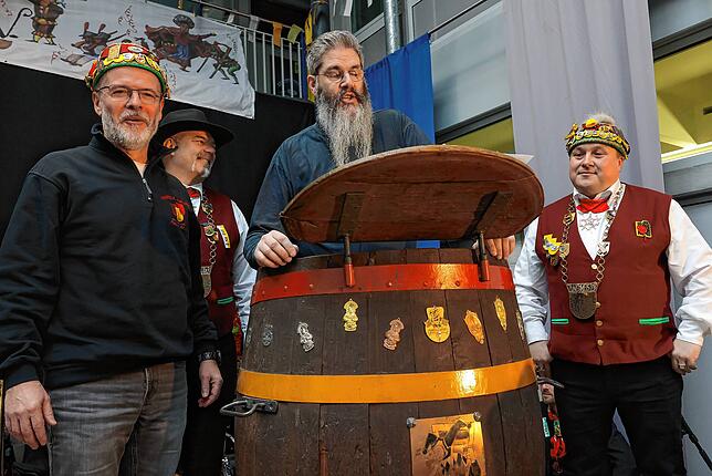 Bild 1: Jetzt geht es richtig los: Alle Bilder vom Männerfrühschoppen der  Narrizella Ratoldi