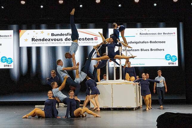 Die Blues Brothers vom Turnverein Ludwigshafen beeindruckten die Jury des Bundesfinales Rendezvous der Besten mit ihrer Darbietung. Sie ...