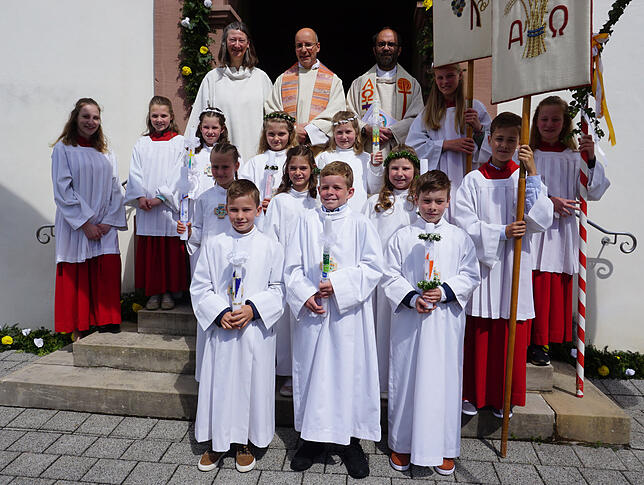 Neun Kinder gingen in Untermettingen zum ersten Mal an den Tisch des Herrn.