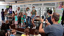 Bild : Bilder von der Autogrammstunde von Matthias Reim und Christin Stark in der Nachsorgeklinik Tannheim
