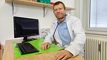 Christof Metzler ist Sprecher der Kinder- und Jugendärzte im Bodenseekreis. Er hatte sich intensiv in die Nachfolgesuche für Ulrike ...
