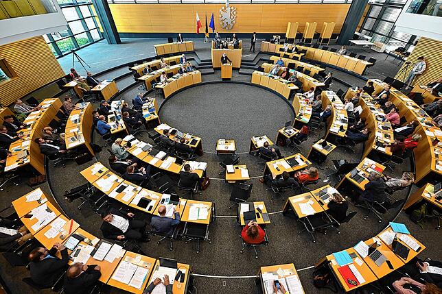 Der Thüringer Landtag. Hier gestaltet die AfD nun mit. Für die Christdemokraten könnte das gefährlich werden – die ...