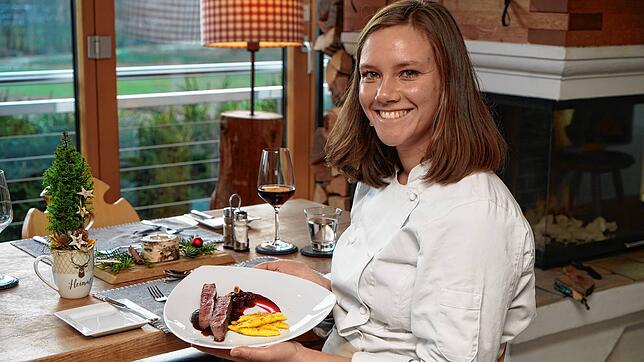 Dominique Schön hat in der Sterne-Gastronomie gelernt. Zu Hause ist sie im Wirtshaus „Bergblick“ in Bernau, wo sie für Rezept-Tipps für ...