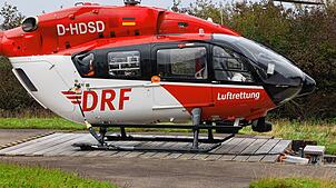 Der Fahrer wurde mit dem Rettungshubschrauber ins Krankenhaus geflogen. Hier auf dem Foto ist „Christoph 45“ zu sehen. Es handelt sich ...