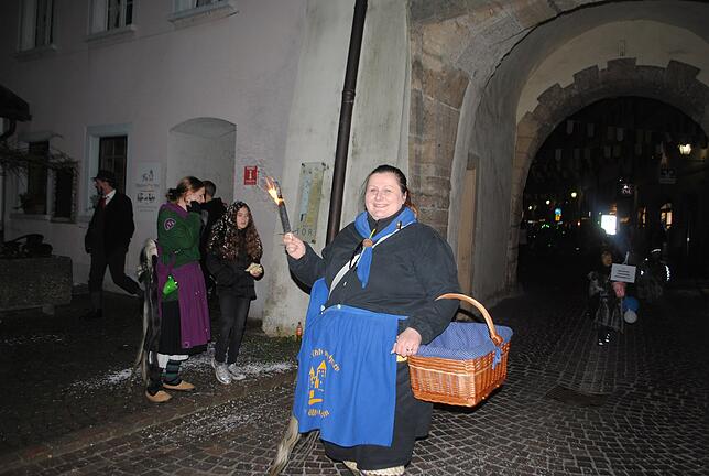 Bild 12: Bilder vom ersten Nachtumzug und Hexensprung in Waldshut