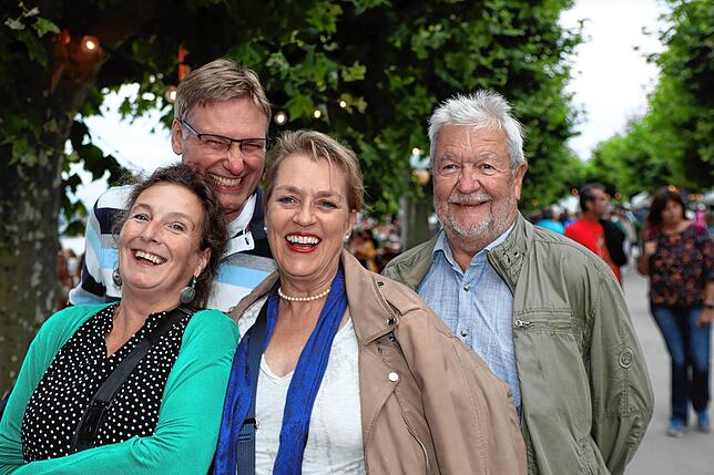 Bild 32: Die Gäste feiern beim Stadtgartenfest: Hier sind die Fotos vom ersten Abend