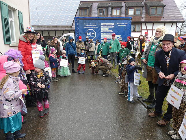 Bild 16: Rathaussturm in Ahausen: Die beeindruckendsten Bilder des Fasnacht-Spektakels in 2025