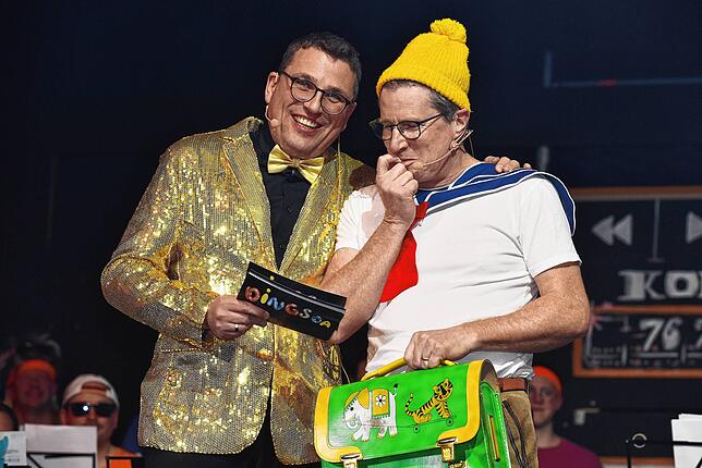 Bild 2: Heftige 80er-Party verwandelt Hüfinger Festhalle in neonbunte Partyzone - wir haben die Bilder!