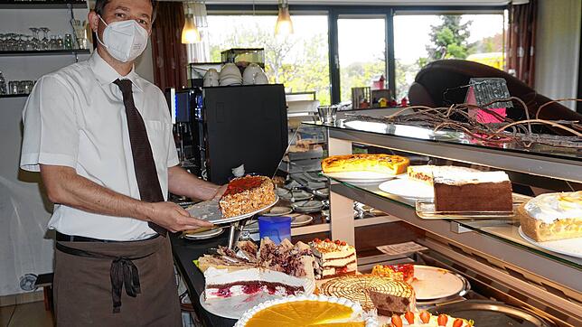 Den Lockdown haben manche Gastronomen genutzt, wie Frank Wider, der für sein Café Naschwerk die Auswahl an Kuchen und Torten um veganene ...