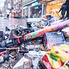 Abgebrannte Feuerwerkskörper und andere Überreste der Silvesternacht liegen auf dem Lister Platz in Hannover. Die Umwelthilfe macht ...
