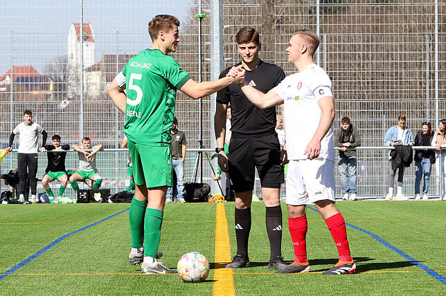 Bild 1: TSV Aach-Linz setzt beim SC Pfullendorf II die Akzente. Wir haben die besten Bilder!