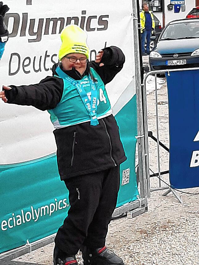 Sabrina Schneider aus Rechberg freute sich sichtlich über den Erfolg und das gute Abschneiden der Wintersport-Athleten vom FSOH in ...