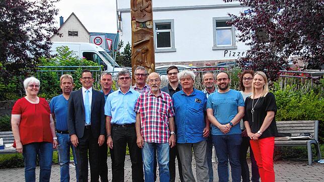 Konstituiert hat sich der neue Vöhrenbacher Gemeinderat. Ihm gehören an (von links) Rita Ketterer, Michael Geiger, Bürgermeister Heiko ...