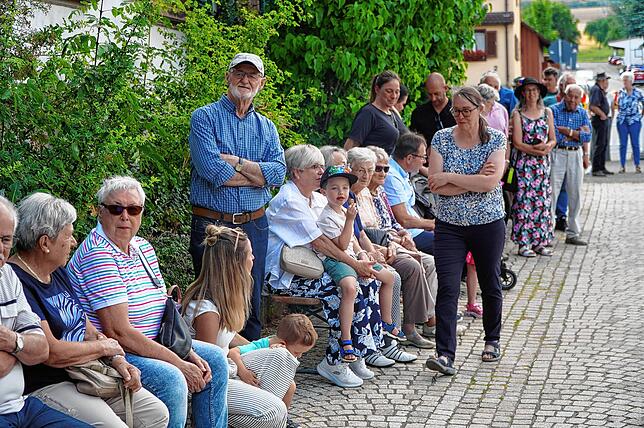 Bild 2: Das Dorffest in Tengen-Watterdingen ist eröffnet