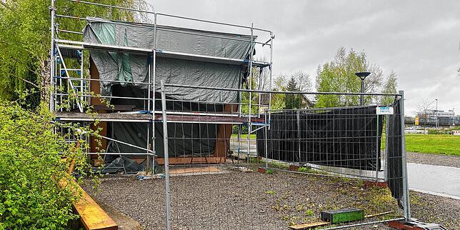 Noch gleicht der Kiosk einer Baustelle. Im Inneren sind die Sanitäreinrichtungen jedoch bereits fertig gestellt.