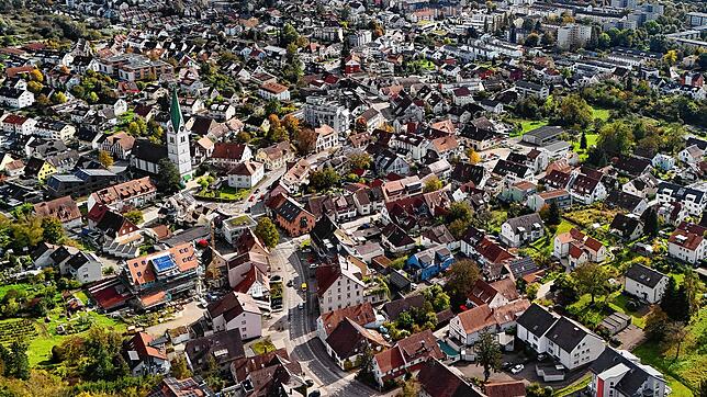 Eine Baustelle naht: In der Radolfzeller Straße (Bildmitte) ab Sternengasse werden ab Montag, 15. Juni, Versorgungsleitungen erneuert. ...