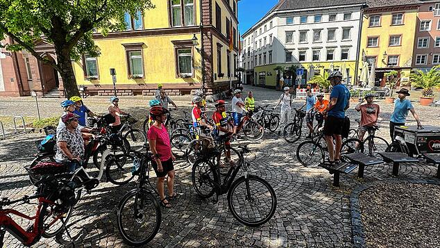 Während der dreiwöchigen Aktion gab es mehrere gemeinsame Radtouren, wie hier zum Auftakt in Bad Säckingen.
