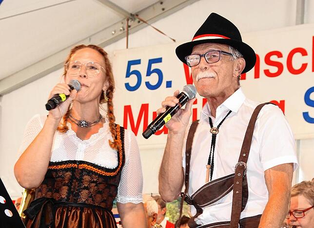 Solisten: Nicole Eckert und Günter Arp glänzen beim Stück „Dini Seel ä chli bambälä lo“.