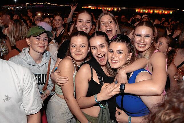 Bild 16: Campus Festival 2024 - Bilder von Juli, Juju und ihren Fans
