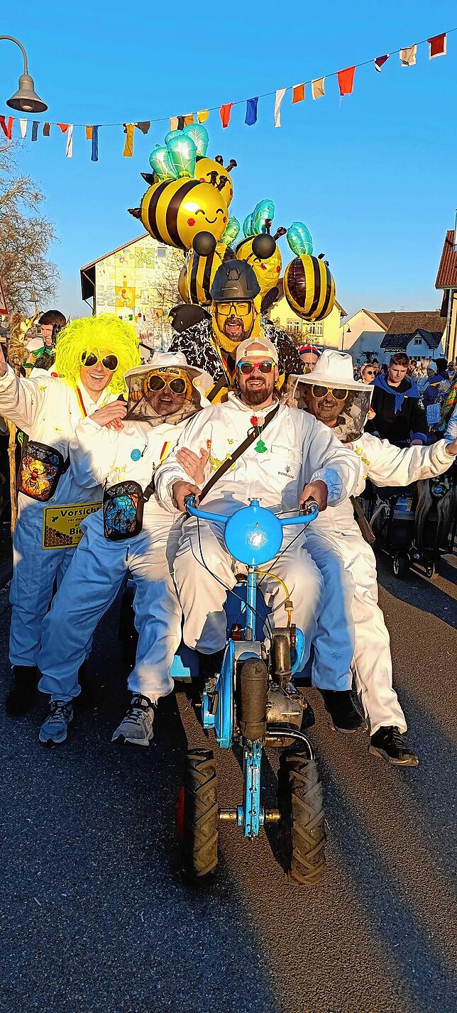 Bild 27: So schön war die gemeinsame Straßenfasnet in Oberlauchringen