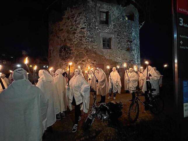 Bild 2: Unglaubliche Bilder: Der Böög geht in Bad Säckingen in Flammen auf!