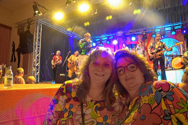 Bild 4: Papi's Pumpels: schrille Party im 70er Jahre-Look